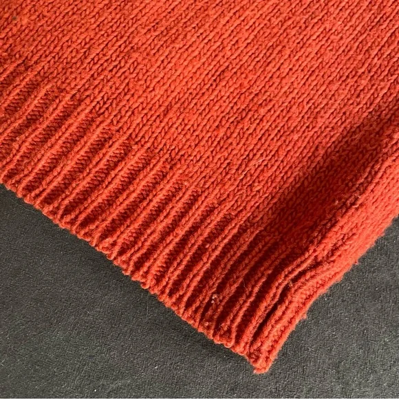 No29 Babaa V-Neck Sweater in Arce - Picture 9 of 9